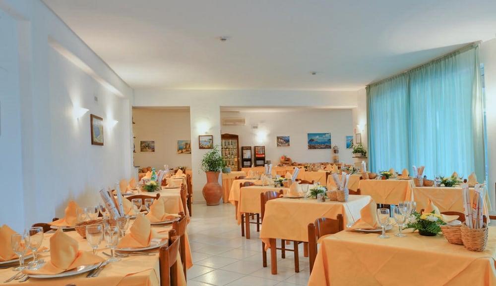 Hotel La Luna อีสเกีย ภายนอก รูปภาพ