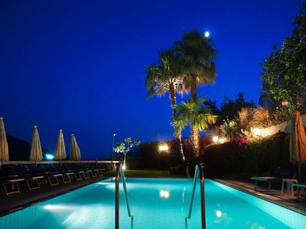 Hotel La Luna อีสเกีย ภายนอก รูปภาพ